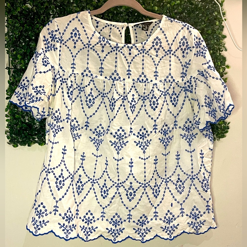 New look white and blue embroidered eyelet top size 10